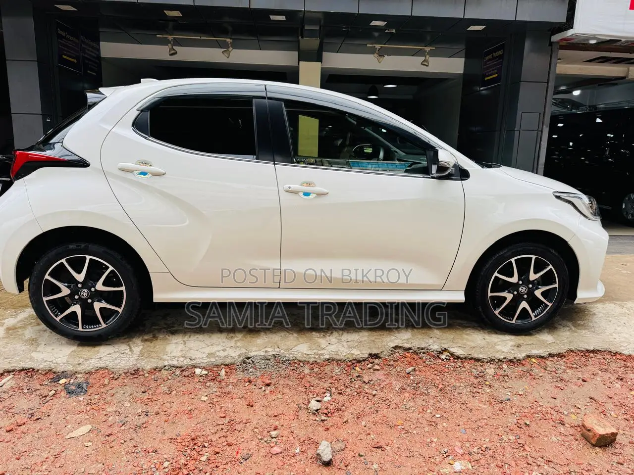 Toyota Yaris 1.5 Sedan L 2020 Pearl