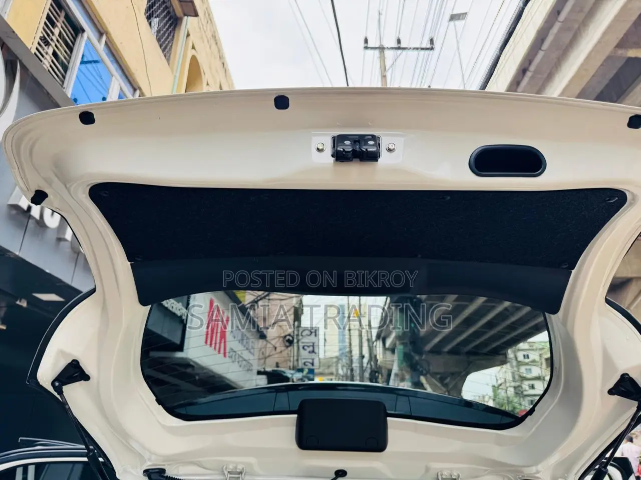 Toyota Yaris 1.5 Sedan L 2020 Pearl