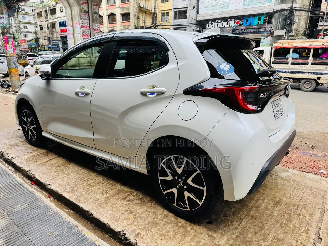 Toyota Yaris 1.5 Sedan L 2020 Pearl