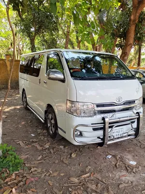 Toyota HiAce 2012 White