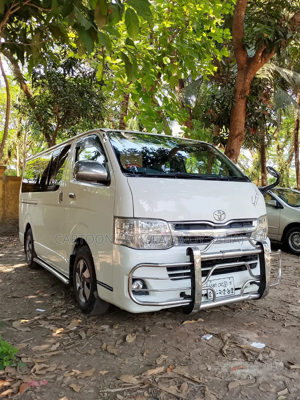 Toyota HiAce 2012 White