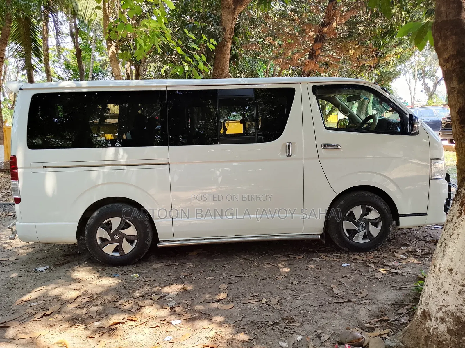 Toyota HiAce 2012 White