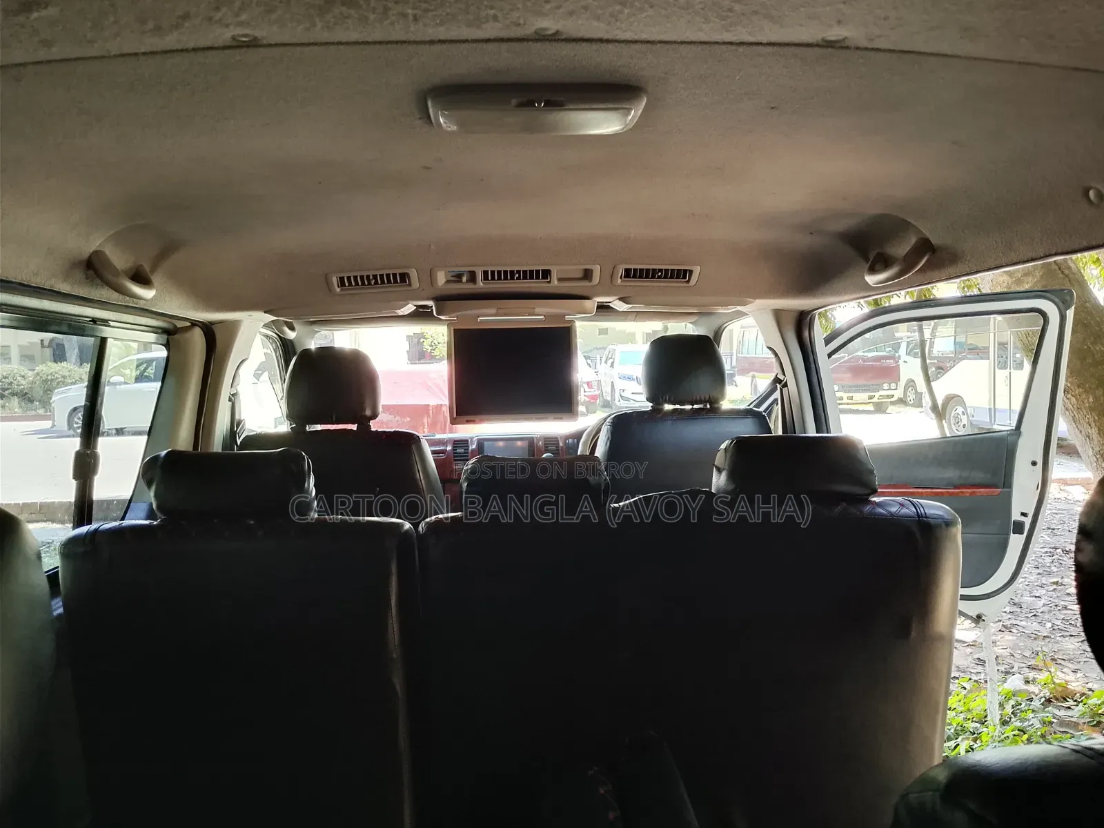 Toyota HiAce 2012 White