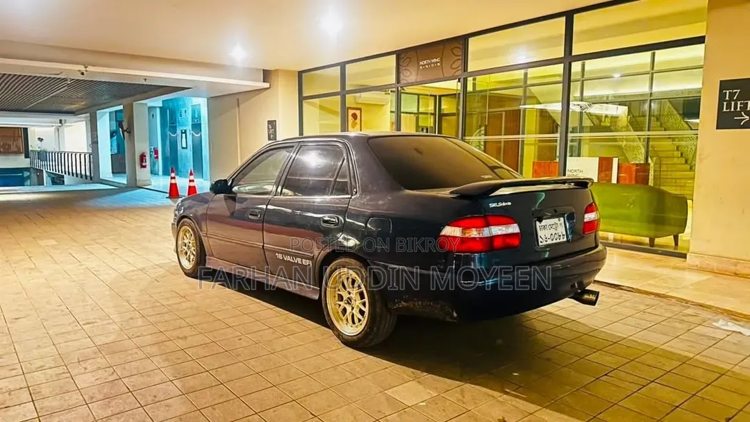 Toyota Corolla Sedan 1997 Gray