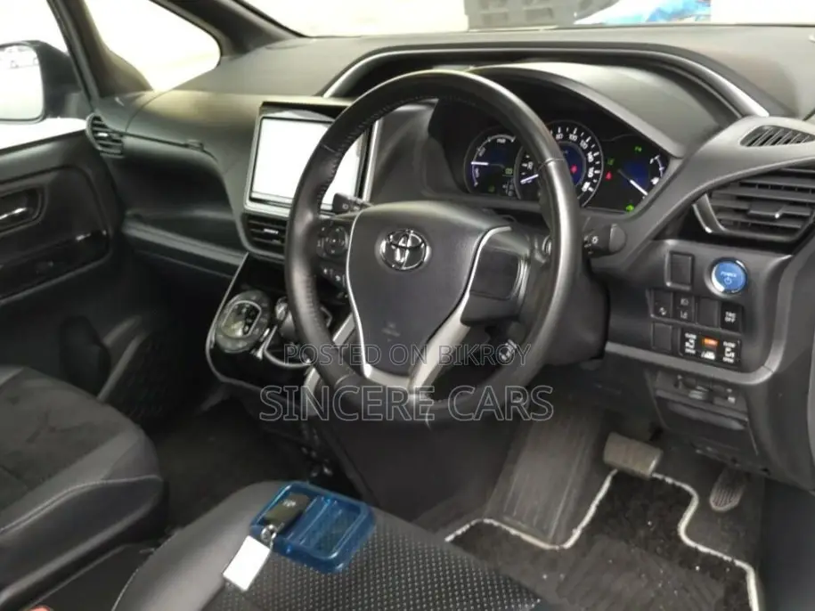 Toyota Voxy 2021 Black