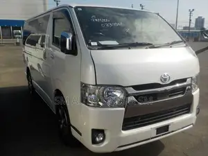 Toyota HiAce 2021 White
