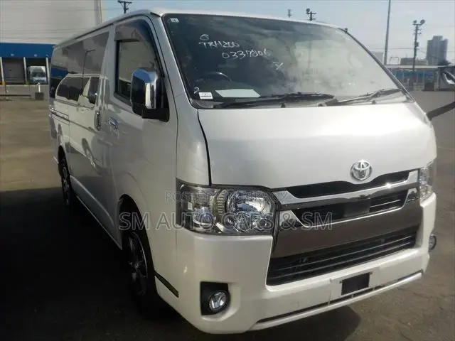 Toyota HiAce 2021 White