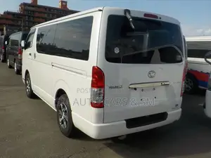 Toyota HiAce 2021 White