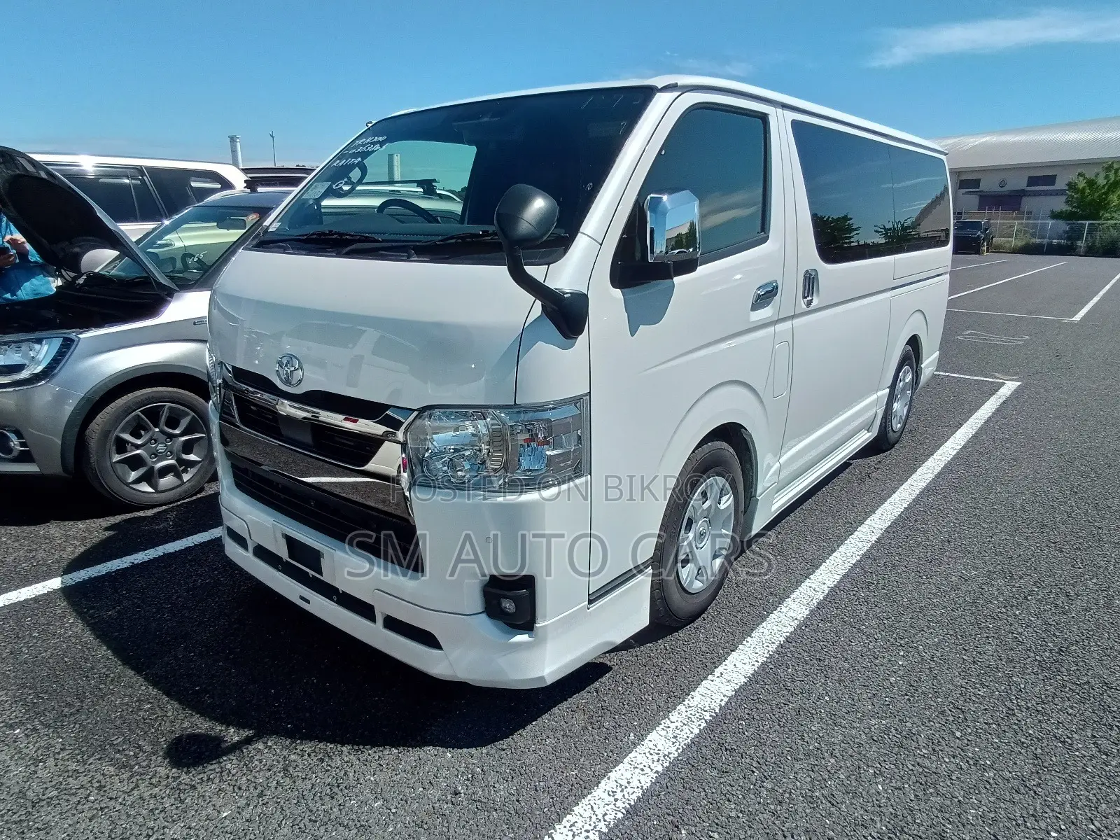 Toyota HiAce 2022 White