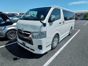 Toyota HiAce 2022 White