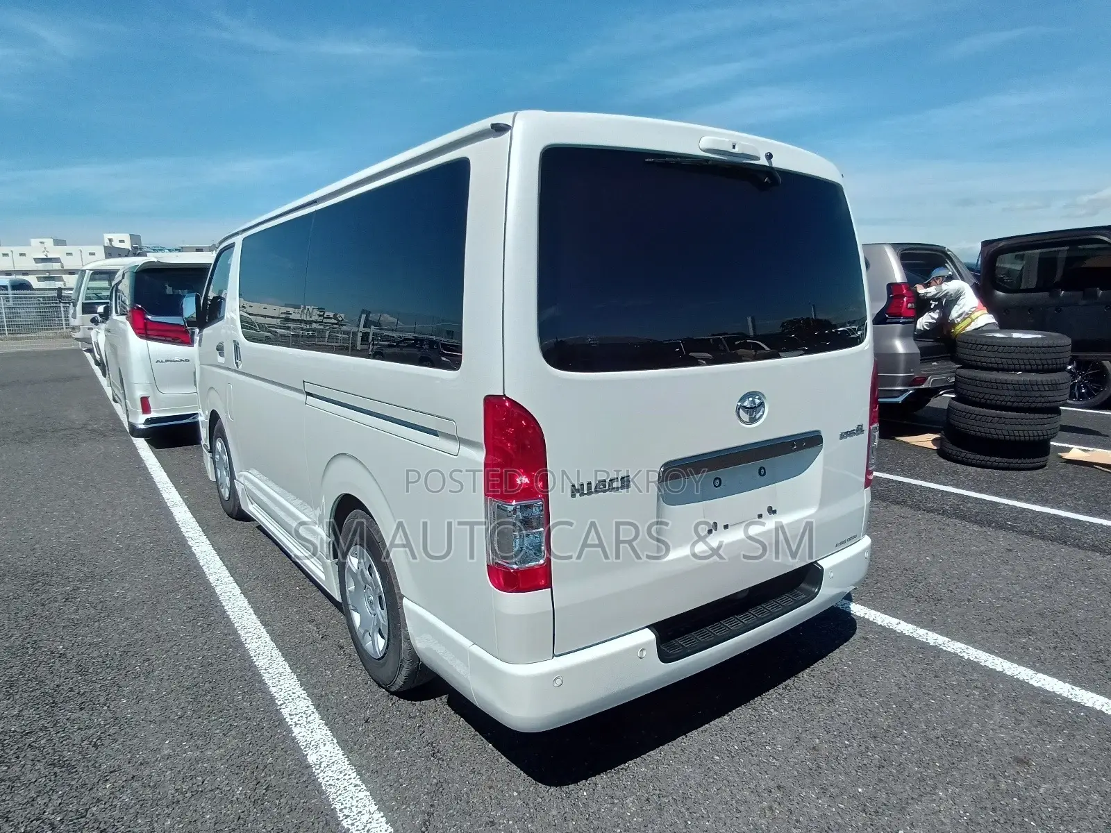 Toyota HiAce 2022 White