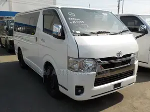 Toyota HiAce 2022 White