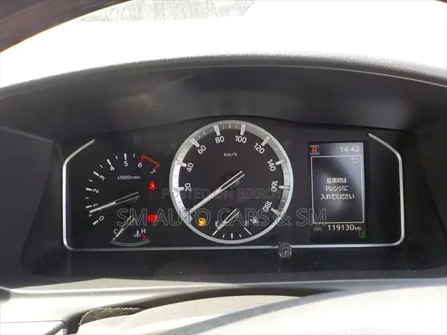 Toyota HiAce 2022 White