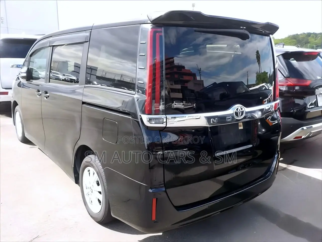 Toyota Noah 2.0 FWD (8 Seater) 2021 Black