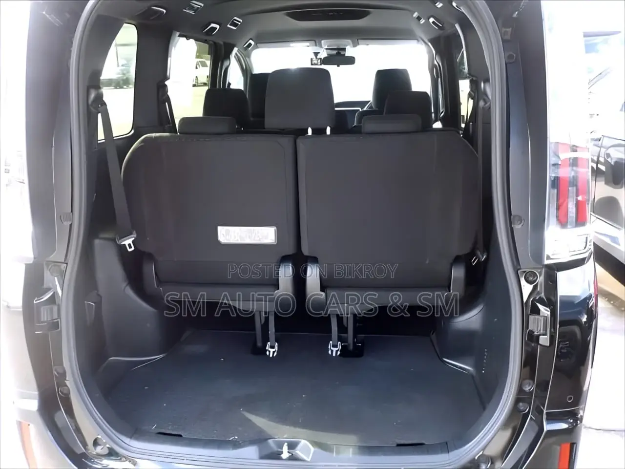 Toyota Noah 2.0 FWD (8 Seater) 2021 Black