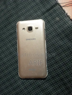 Samsung Galaxy J2 8 GB Rose Gold