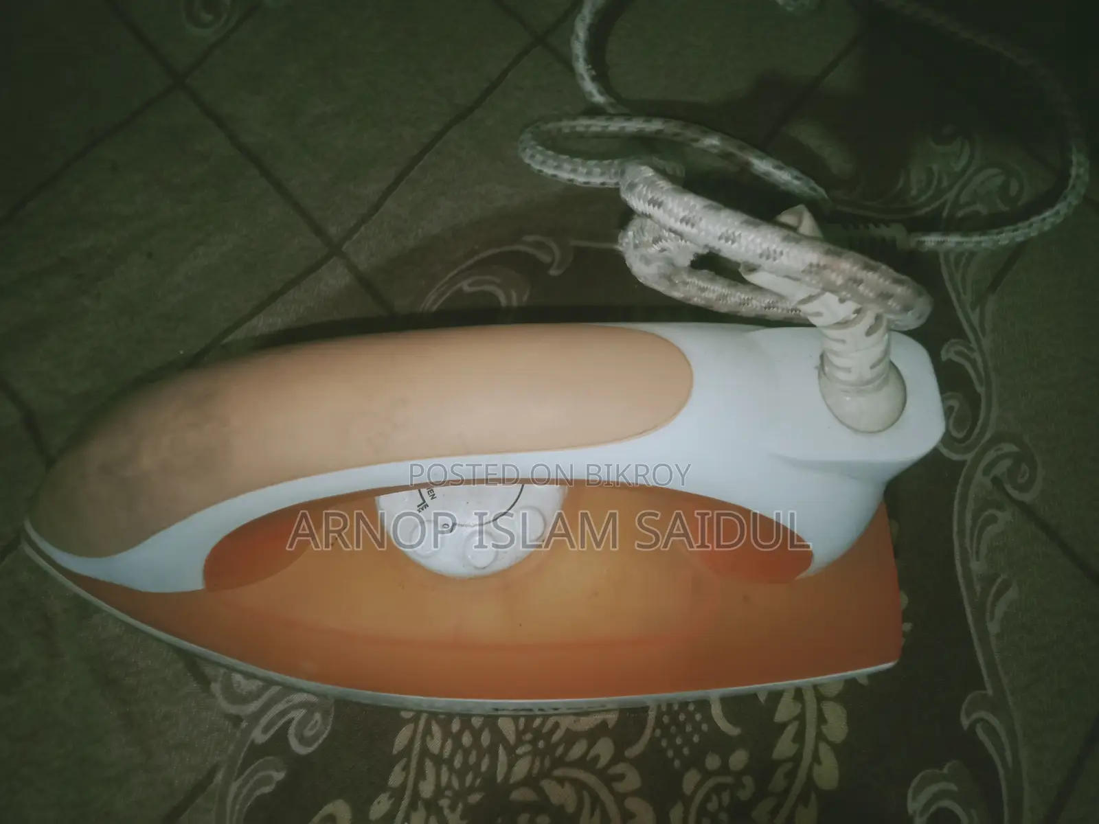 Selling 1 Electronic Iron
