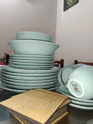 Brand New 32-Piece Premium Ceramic Dinner Set | Pear Green | Never Used