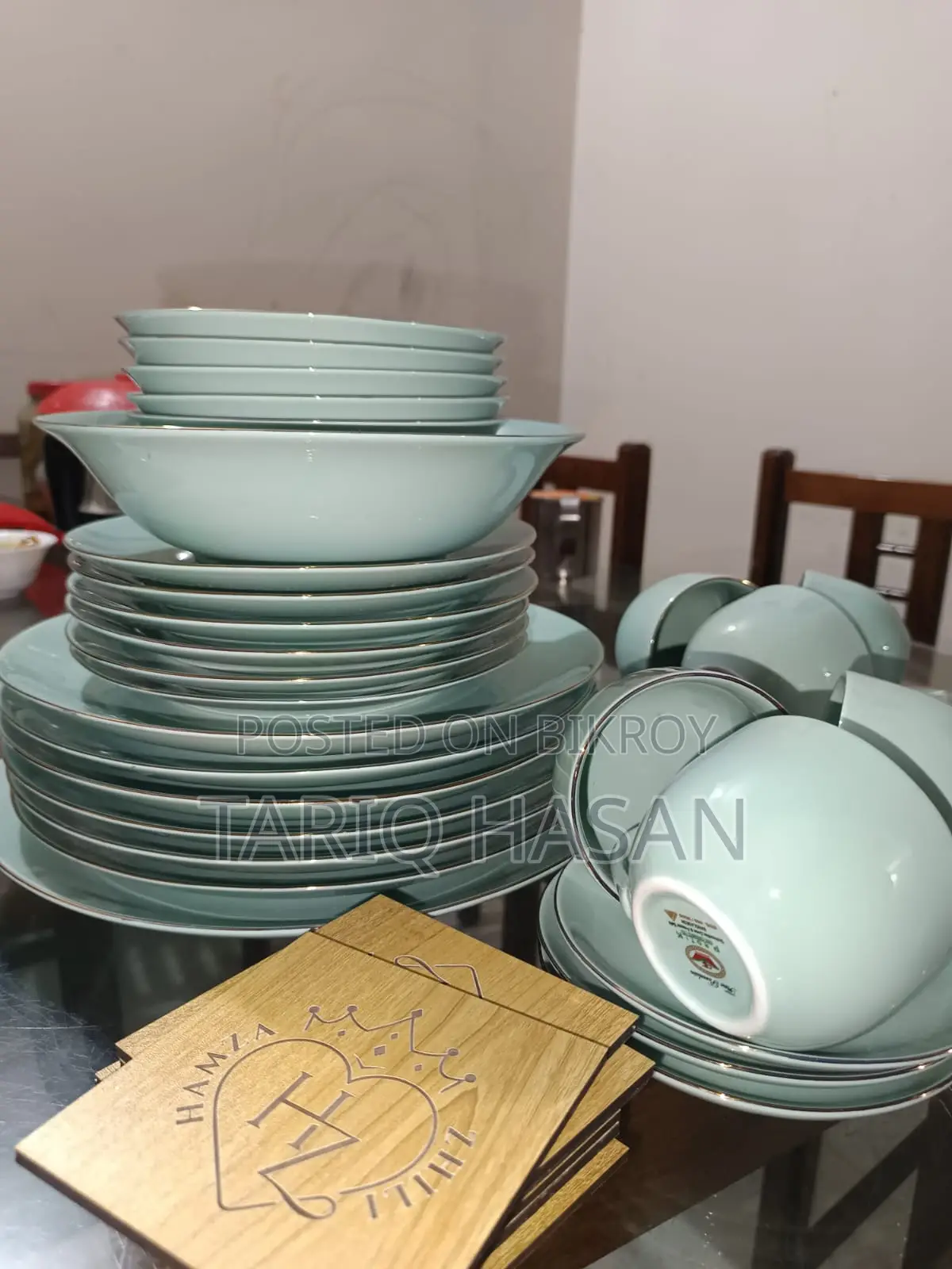 Brand New 32-Piece Premium Ceramic Dinner Set | Pear Green | Never Used