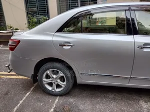 Toyota Premio 2012 Silver