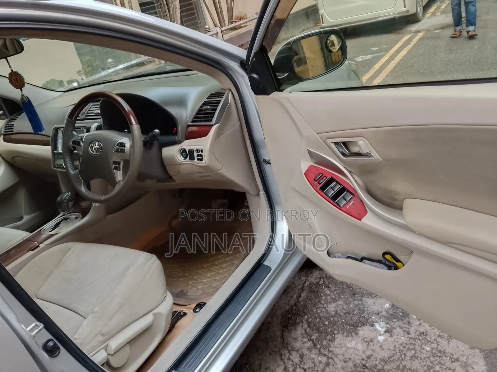 Toyota Premio 2012 Silver