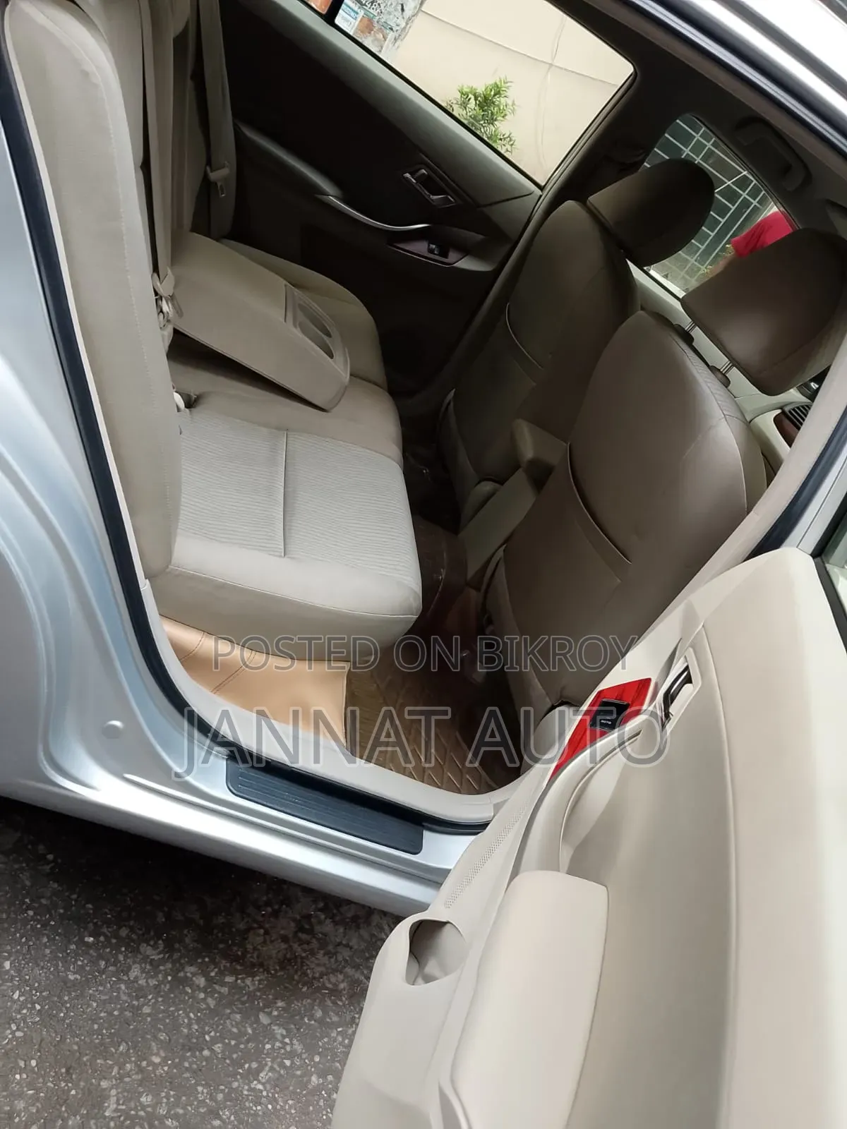 Toyota Premio 2012 Silver