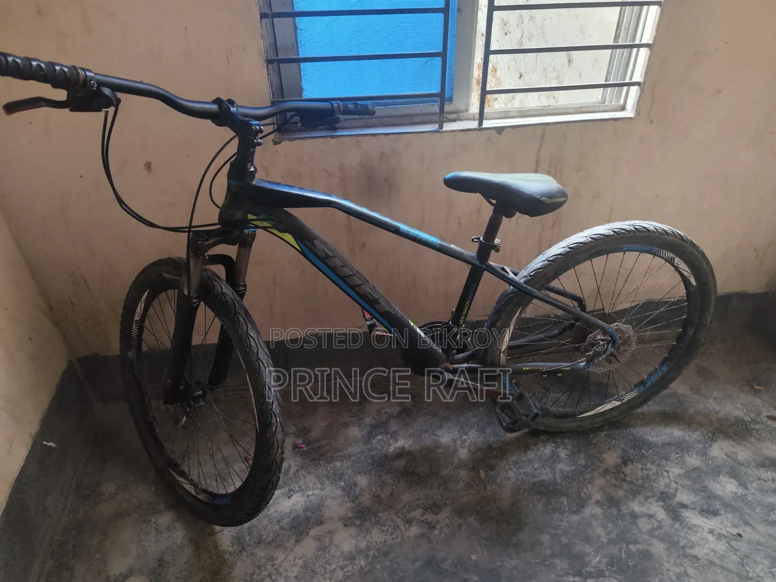 কাঁচি বিক্রির জন্য