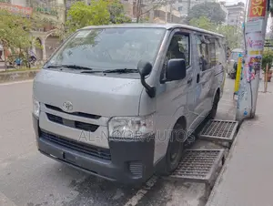 Toyota HiAce 2021 Silver