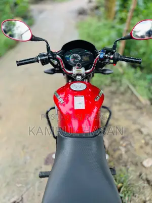 Hero Glamour 2022 Red