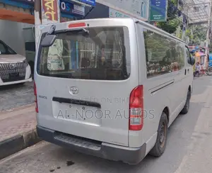 Toyota HiAce 2021 Silver