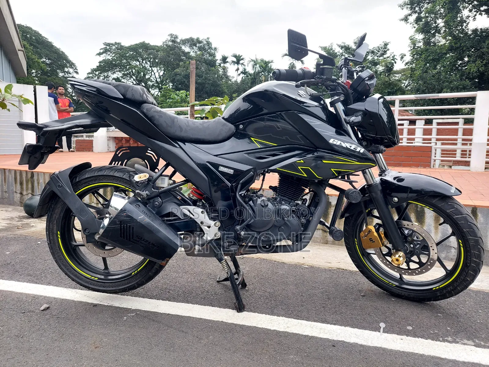 Suzuki 2025 Black