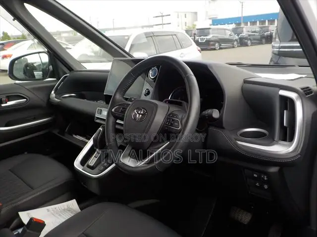 Toyota Noah 2023 Pearl