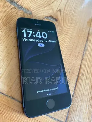 Apple iPhone SE 32 GB Black