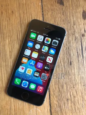 Apple iPhone SE 32 GB Black