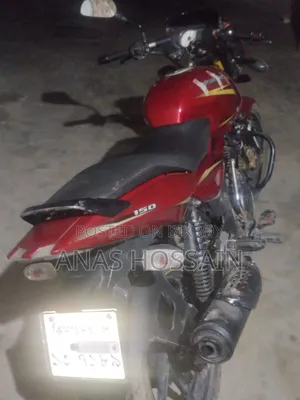 বাজাজ পালসার ১৫০ ২০১৭ রেড