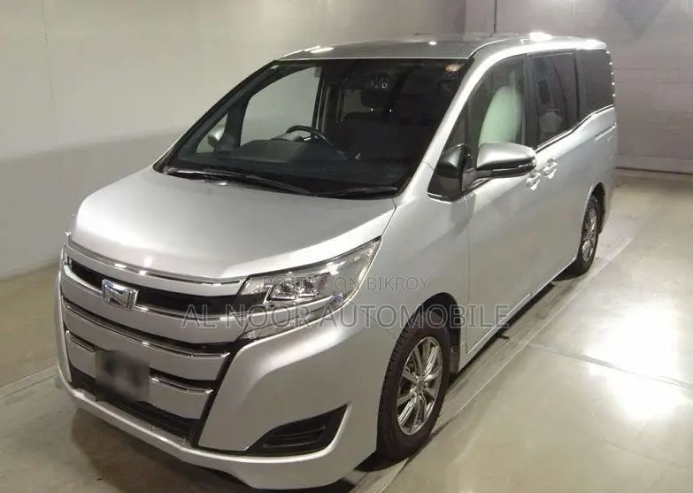 Toyota Noah 2021 Silver