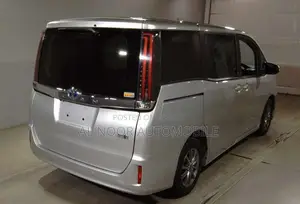 Toyota Noah 2021 Silver