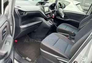 Toyota Noah 2021 Silver