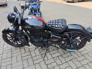 Royal Enfield Classic 350 2025 Black