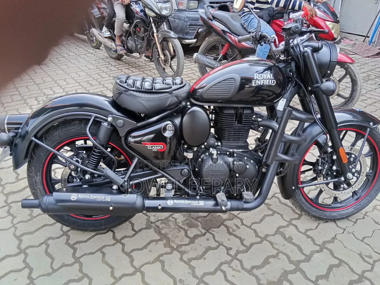 Royal Enfield Classic 350 2025 Black