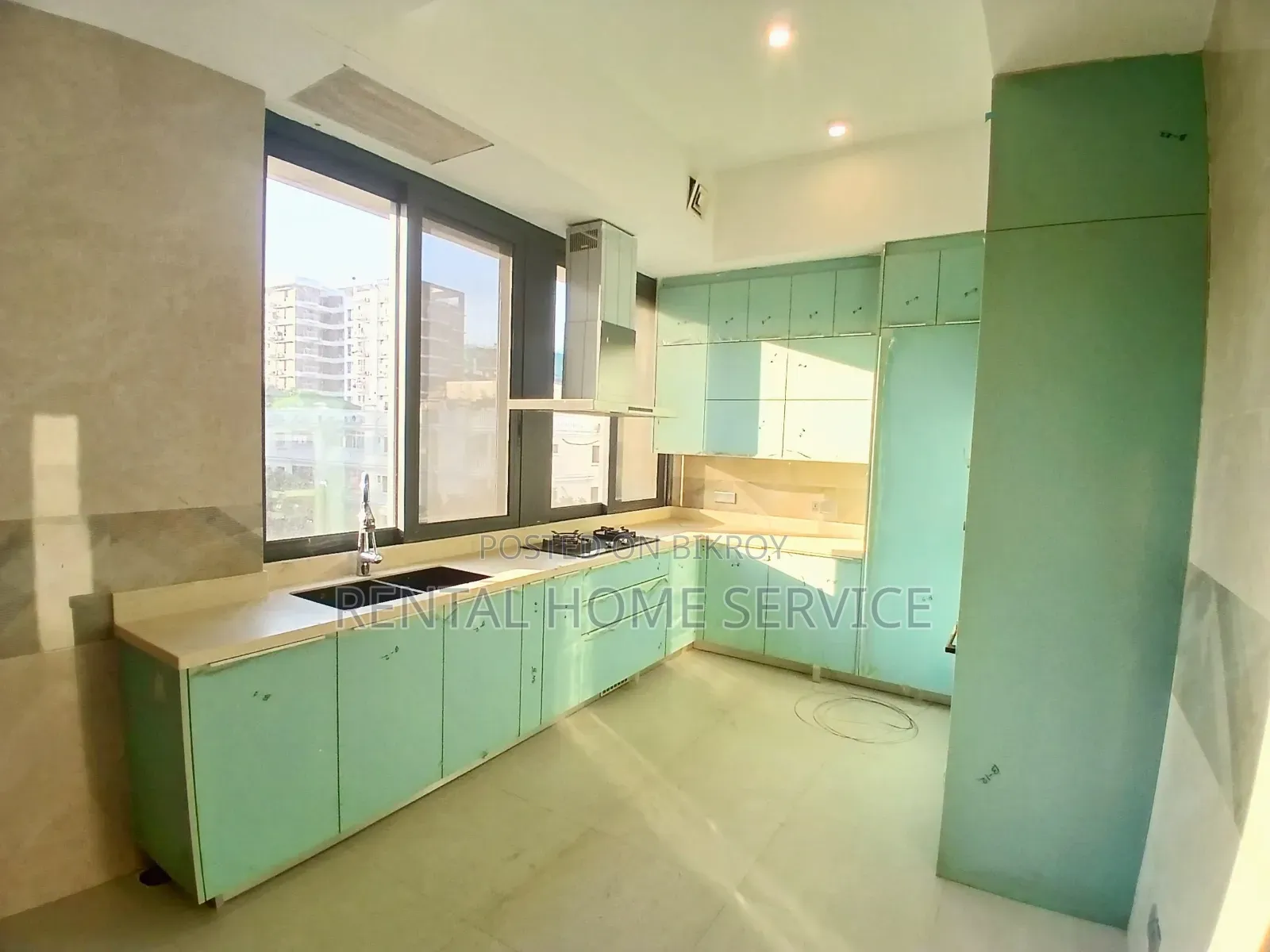 4-Bedroom Apartment in Semi-Furnished for Rent