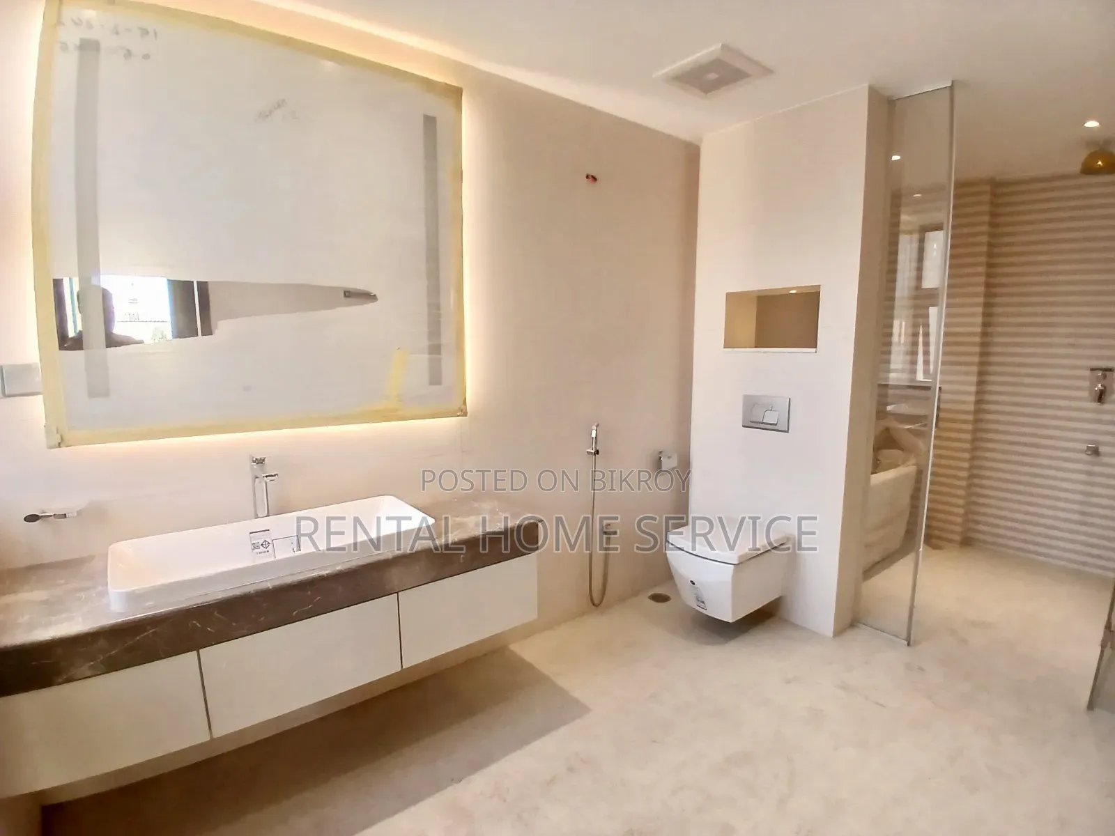 4-Bedroom Apartment in Semi-Furnished for Rent