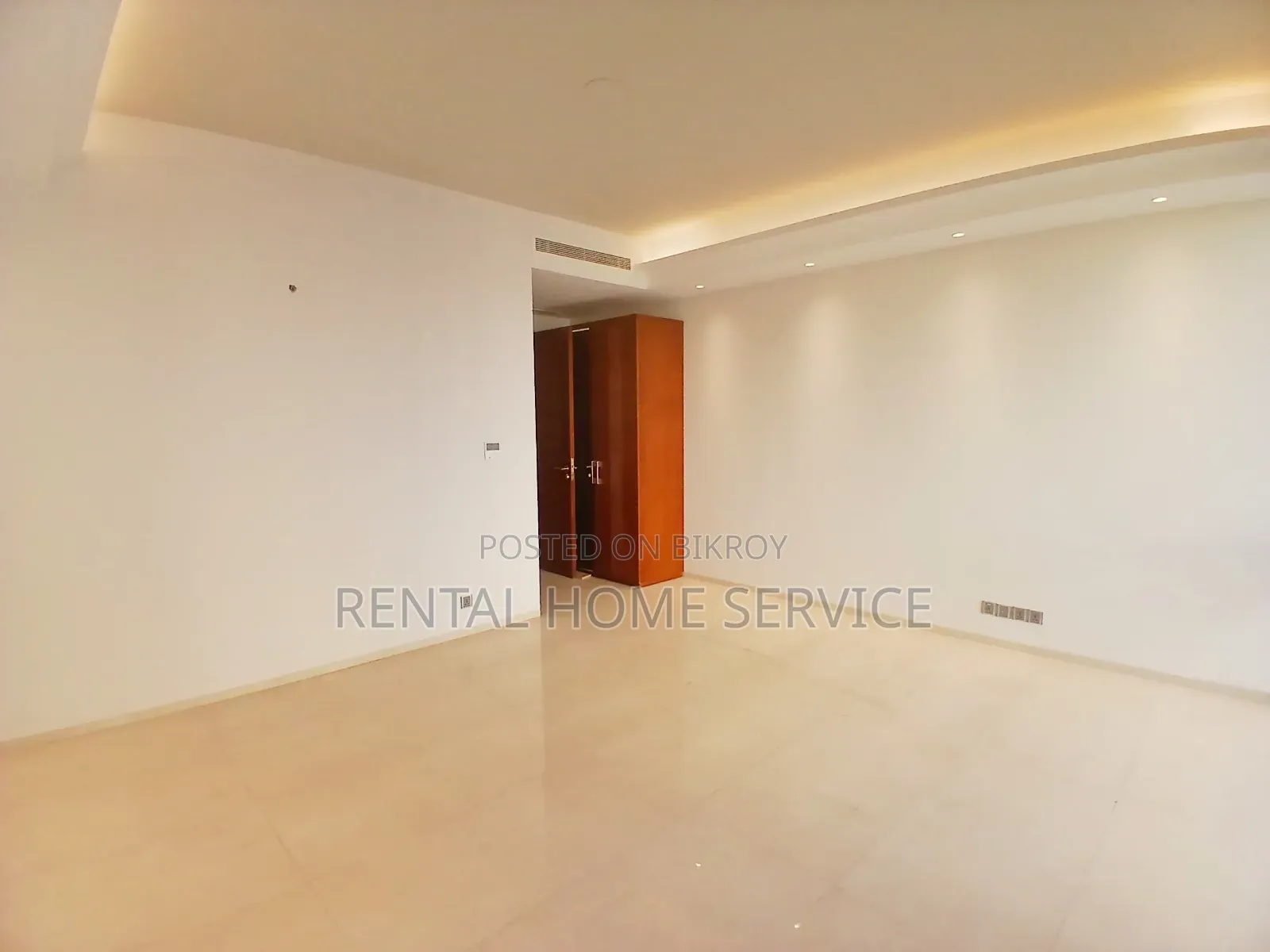 4-Bedroom Apartment in Semi-Furnished for Rent