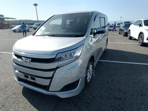 Toyota Noah 1.8 Front-Wheel Drive Hybrid (7 Seater) 2021 Silver
