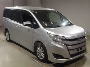 Toyota Noah 1.8 Front-Wheel Drive Hybrid (7 Seater) 2021 Silver