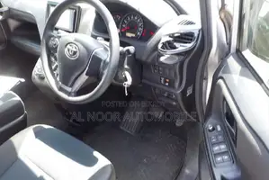 Toyota Noah 2020 Silver