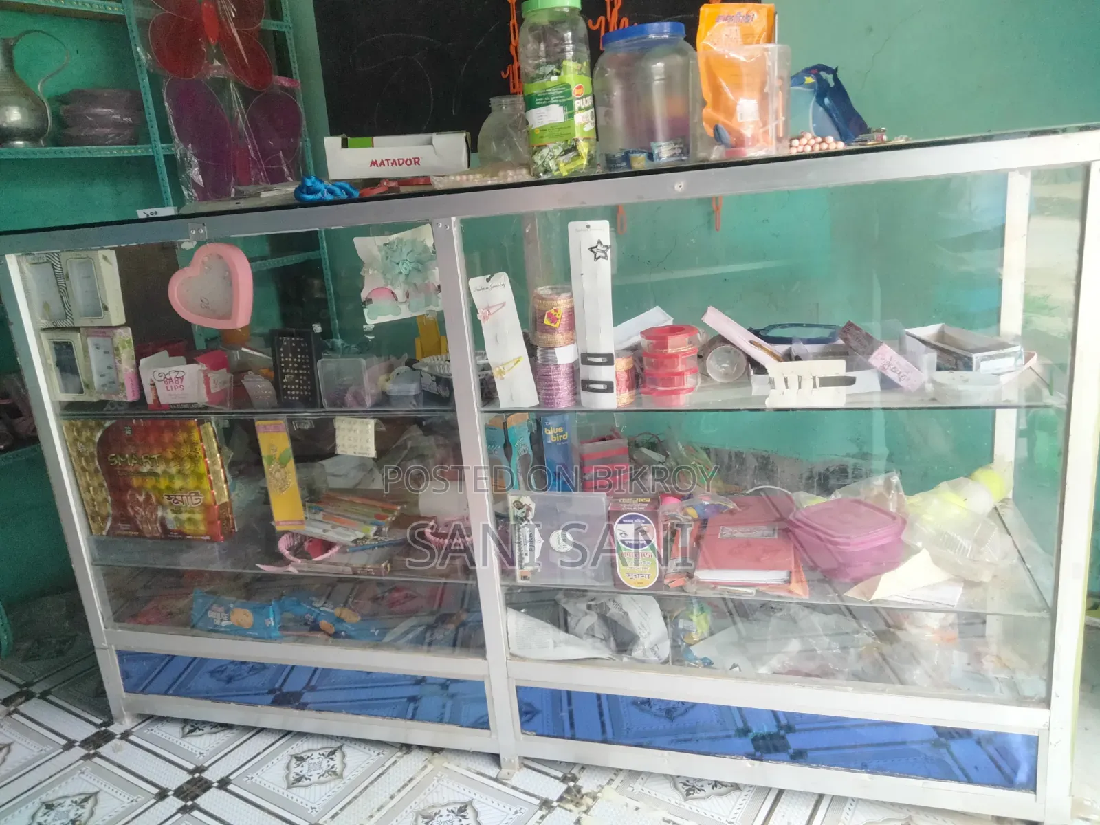 কাচের গ্যালারি