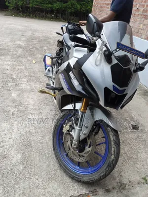 Yamaha R1 2023 Silver