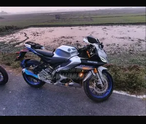 Yamaha R1 2023 Silver