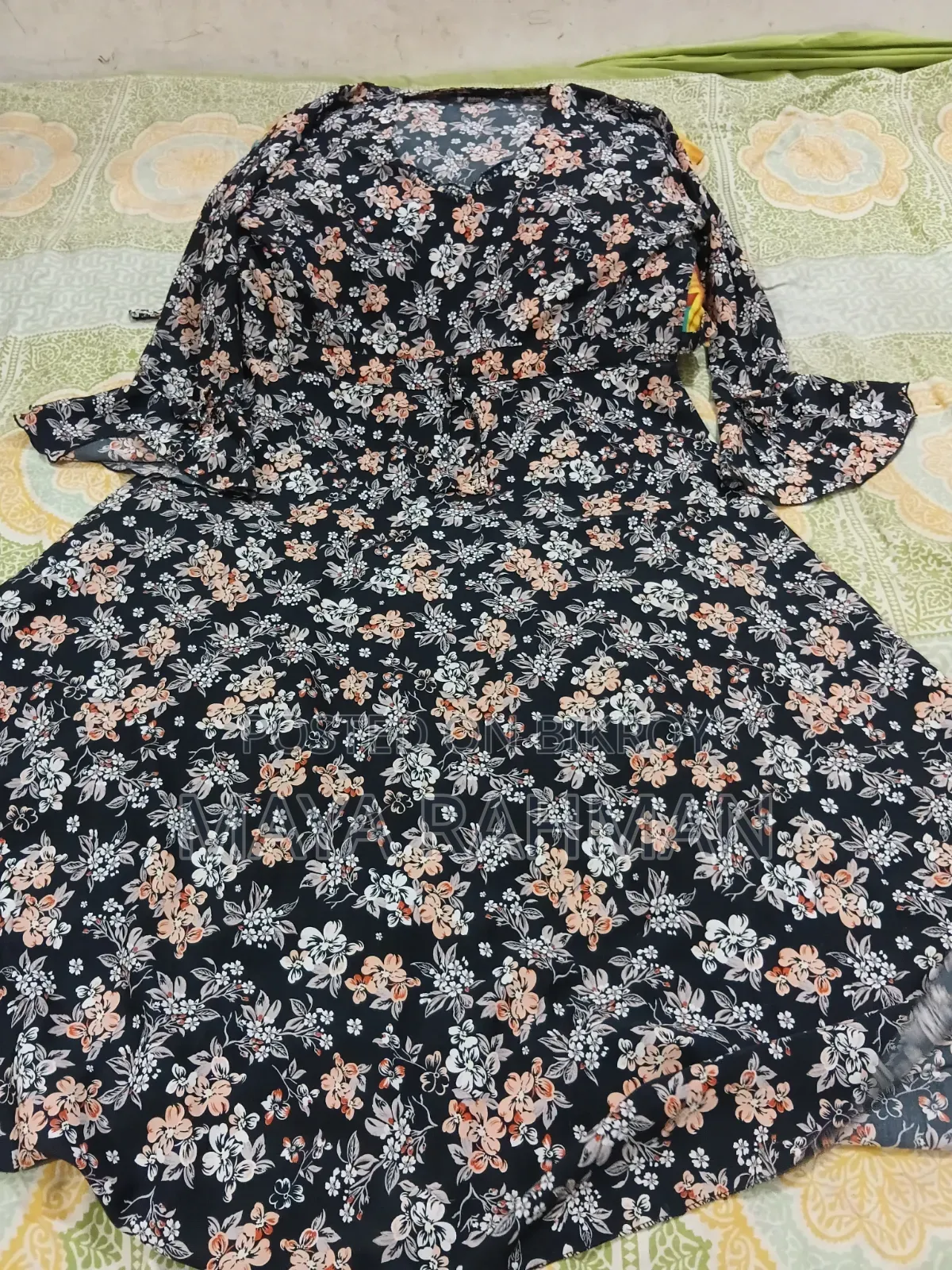 কিছু বোরকা হিজাব নিকাব সেল করবো